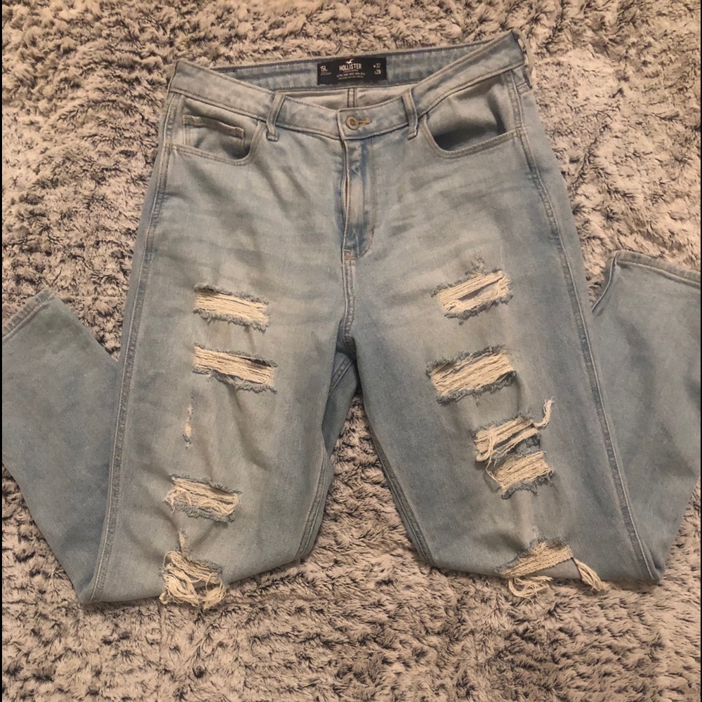 32 waist LIGHT WASH HOLLISTER JEANS